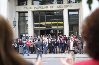 La Bancaria llamó a un paro nacional; la Caja anunció que abrirá