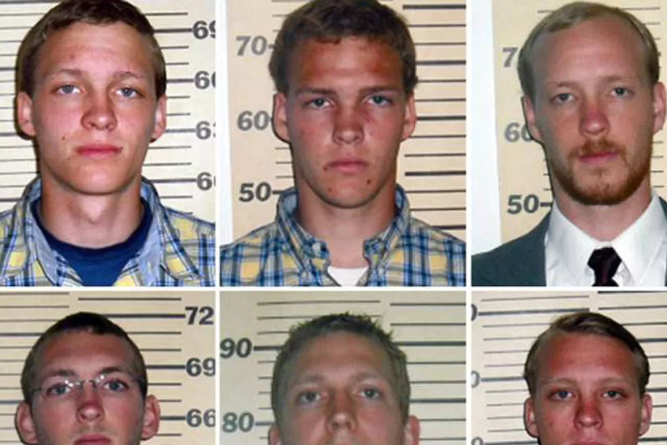 PERVERTIDOS. Los seis hermanos Jackson permanecen en una cárcel de Carolina del Norte. FOTO TOMADA DE ELHERALDO.HN