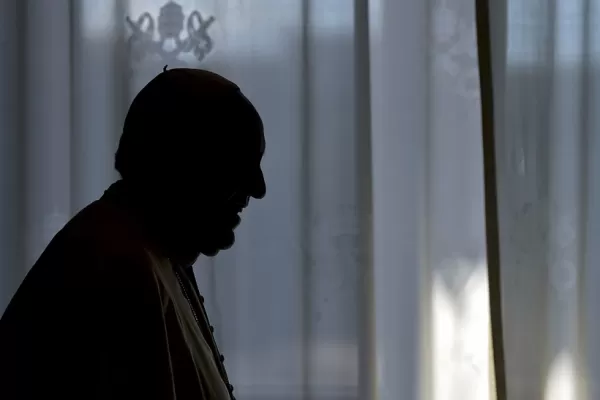 Francisco suspendió su agenda por un resfrío