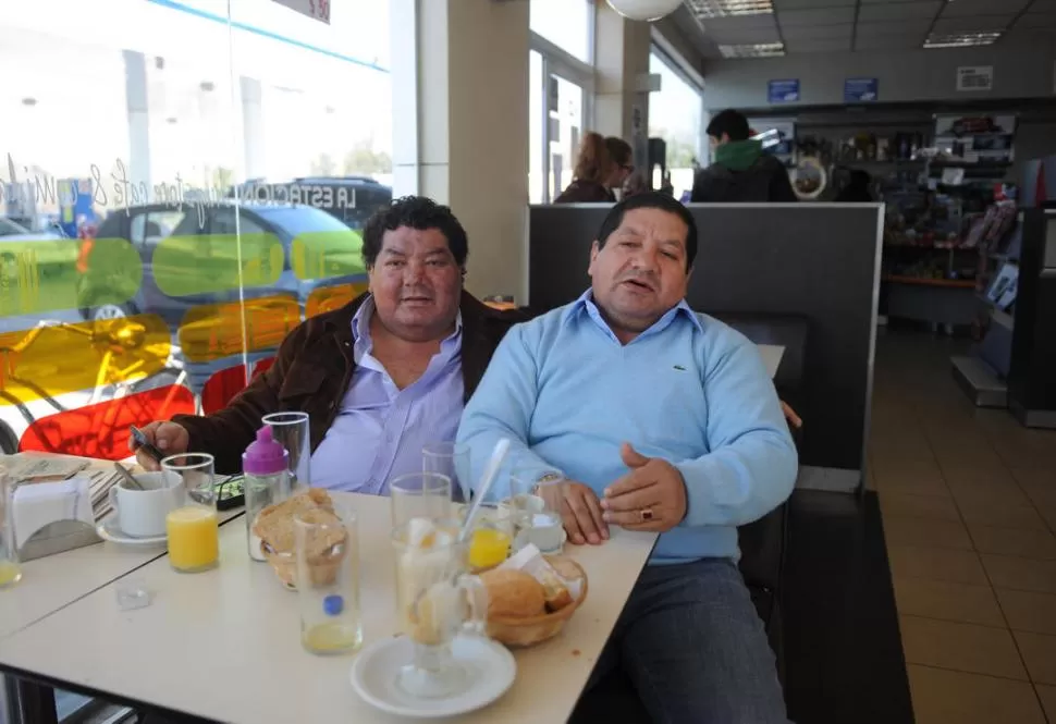 LOS MELLIZOS. Enrique (izquierda) y José Orellana apoyan a Massa. la gaceta / archivo