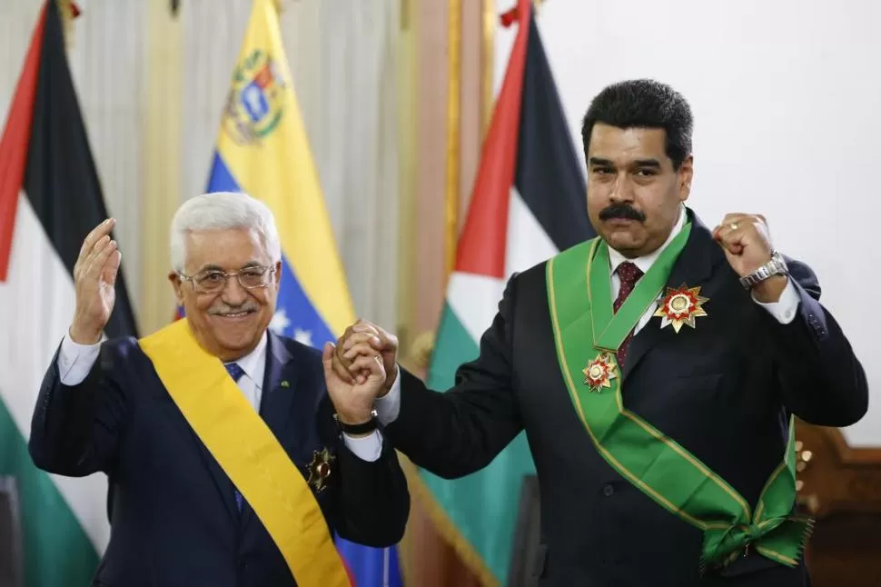 VISITA. El presidente palestino Mahmoud Abbas fue recibido por Maduro. reuters
