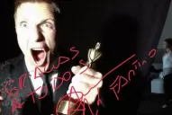 El festejo íntimo de Fantino: En la cama, con su esposa y el Martín Fierro