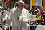 Francisco invitó a Israel y Palestina a dialogar por la paz en el Vaticano