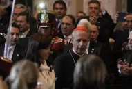 El cardenal Poli pidió diálogo delante de Fernández y Macri