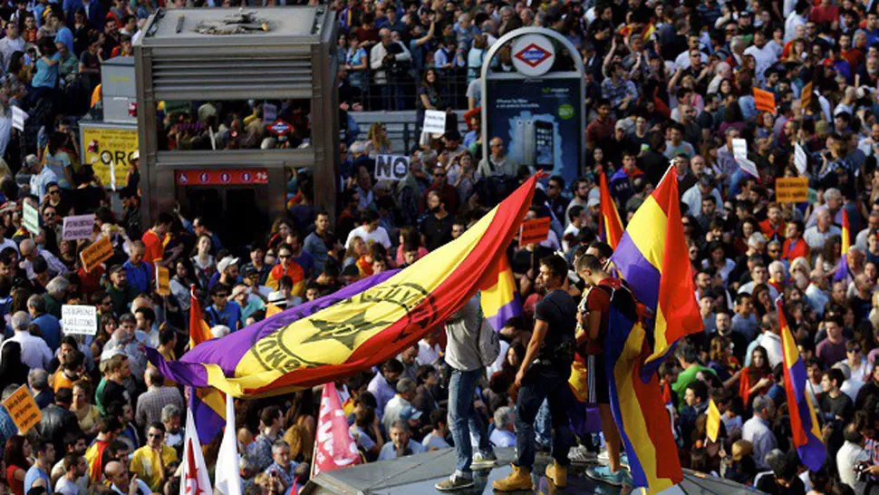 EN MADRID. Los opositores a la monarquía hicieron oír su voz. FOTO TOMADA DE ELPAIS.COM