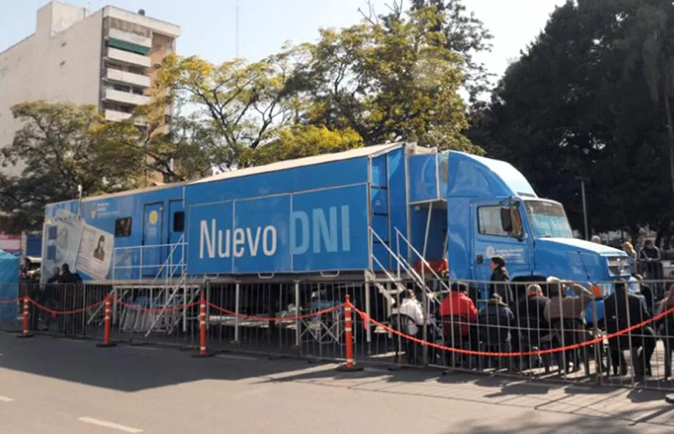 EL MÓVIL. El año pasado el camión se ubicó en plaza Independencia. FOTO DE ARCHIVO