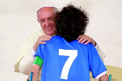 El Papa, Peres y Abbas en una histórica invocación por la paz