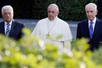 Francisco pidió a israelíes y palestinos vivir como hermanos