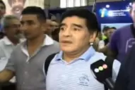 Diego Maradona llegó a Brasil y se peleó con la prensa