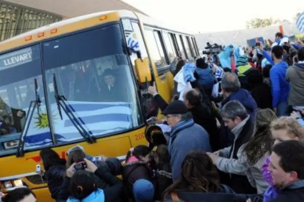El seleccionado uruguayo pisó Brasil con la ilusión de un nuevo Maracanazo