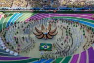 Una austera ceremonia inaugural fue la antesala del fútbol