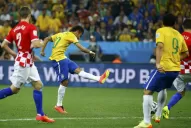Con un golazo de zurda, Neymar marcó el 1 a 1 para Brasil