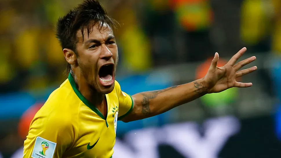 DESAHOGO. Luego de un inicio lleno de incertidumbres por el gol en contra, Neymar niveló el marcador. REUTERS