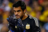 Sergio Romero: el partido de Brasil es un llamado de atención para Argentina