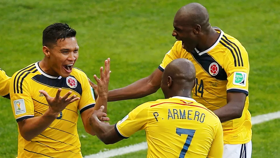 EN LA RED. Teo Gutiérrez, de River Plate, anotó el segundo gol colombiano. REUTERS