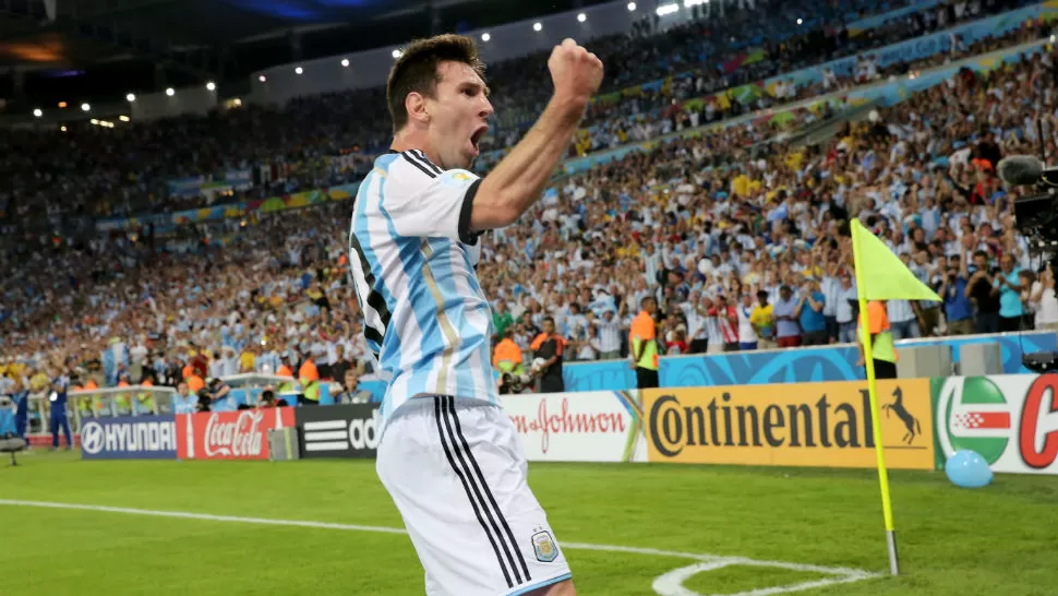 GRITALO FUERTE. La Pulga celebra su gol, el segundo de Argentina. REUTERS