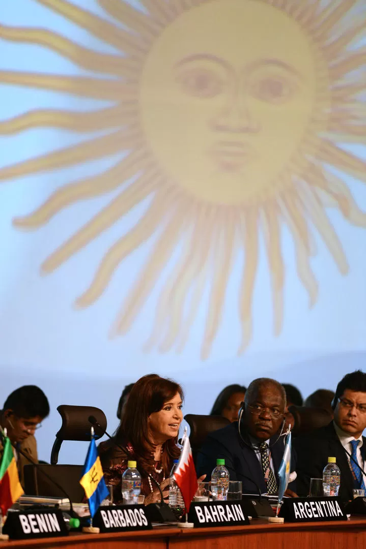 EN BOLIVIA. Cristina Kirchner participó en la cumbre del G77+China. Allí afirmó que los holdouts “ponen en juego el sistema financiero mundial”. telam