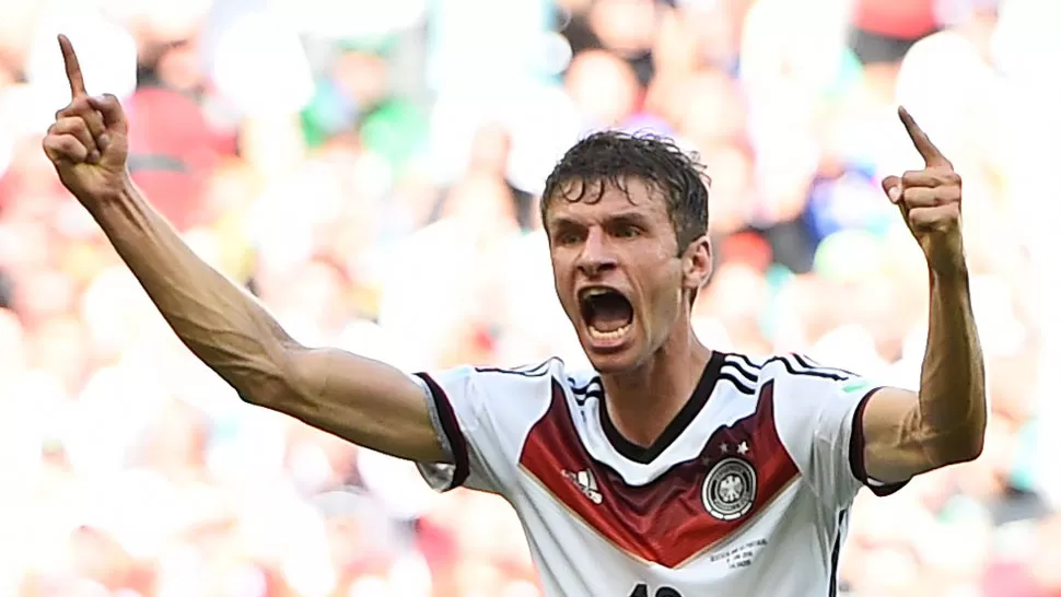 IMPLACABLE. Müller metió tres goles y es el máximo anotador de la Copa. REUTERS