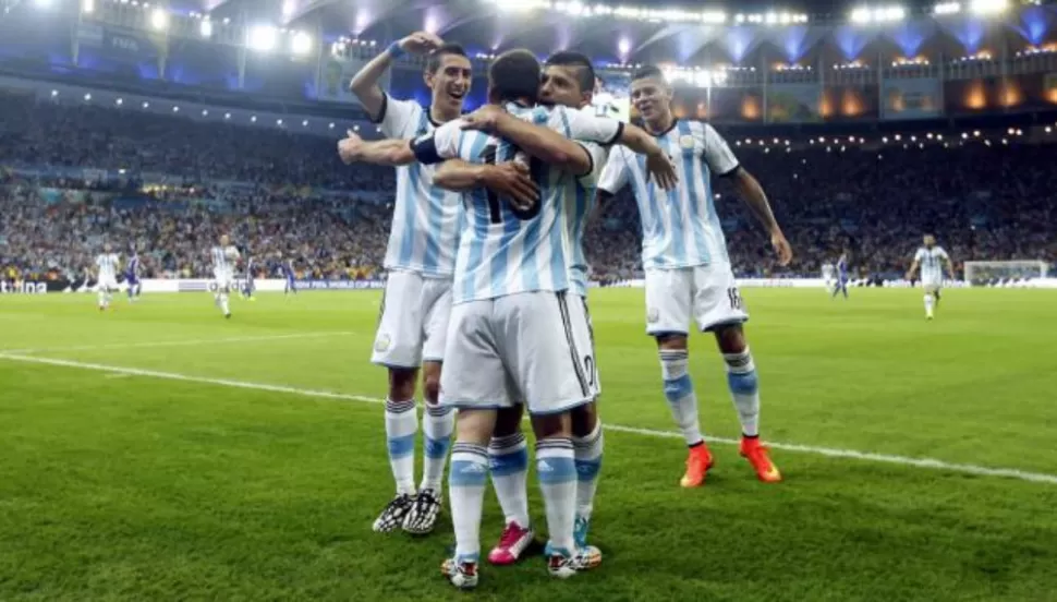 Argentina y un abrazo de gol que resumió muchas cosas.