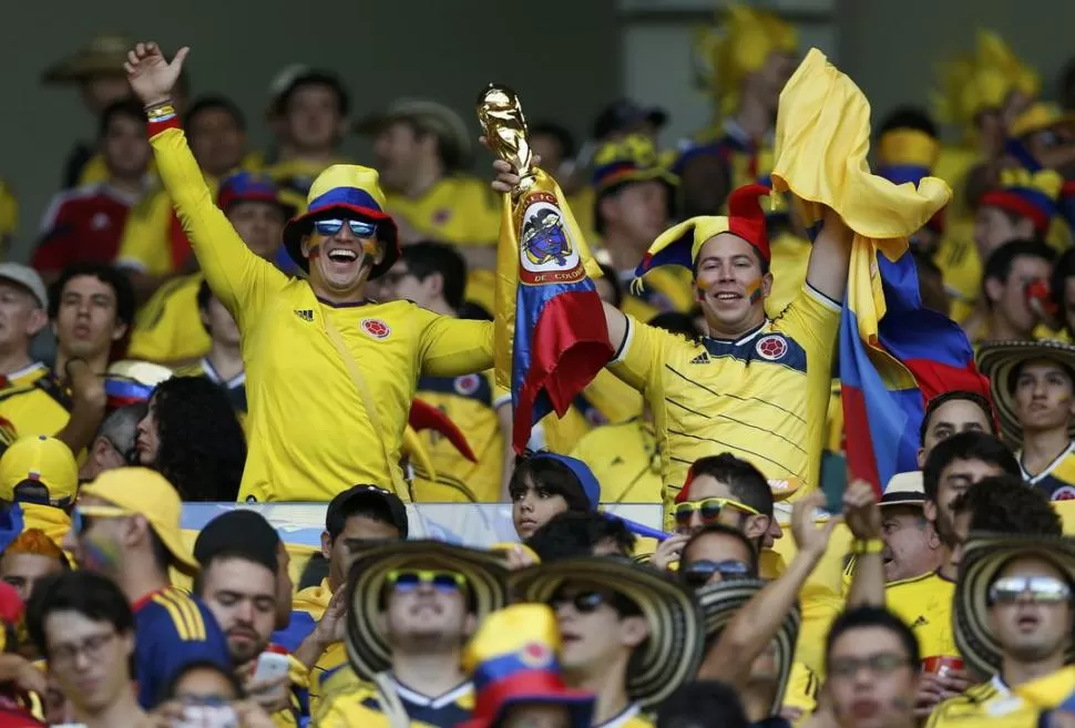 FUERON MAYORÍA. Los colombianos coparon Belo Horizonte y festejaron el 3-0 sobre Grecia.  