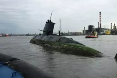 Un submarino argentino quedó varado en la entrada al puerto de Buenos Aires