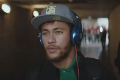 La FIFA prohíbe que los jugadores usen auriculares Beats