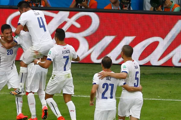 Chile gana con autoridad y deja a España al borde de la eliminación