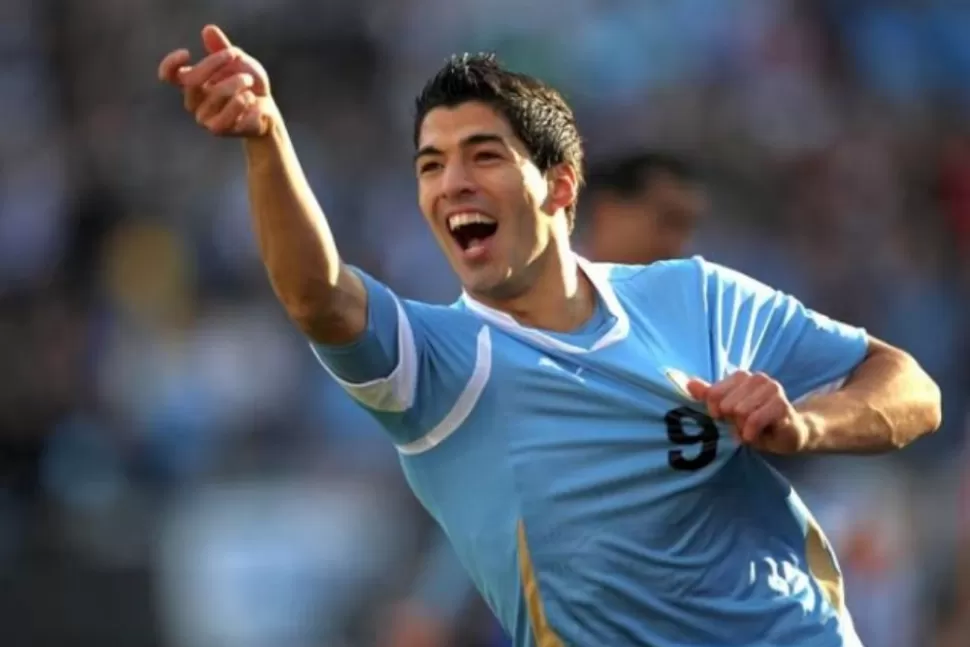 Suárez se recuperó de la intervención en su rodilla y será de la partida en Uruguay.