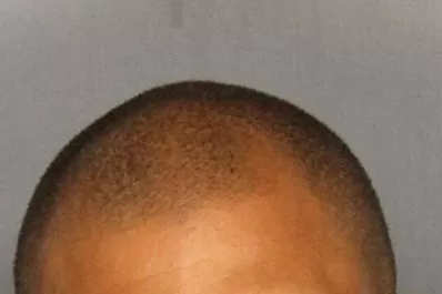 Un delincuente causa furor en Facebook por su belleza