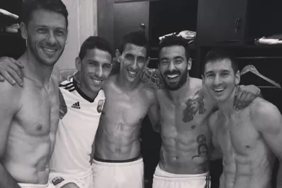 La Selección festejó con todo en el vestuario