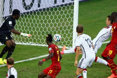 Alemania salvó un empate ante Ghana