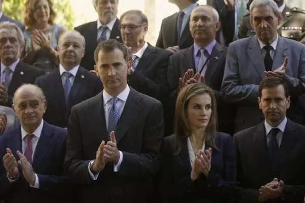 Solidaridad de Felipe VI y Letizia con víctimas del terrorismo