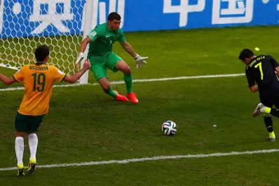 Villa marcó un golazo en su despedida de la selección española