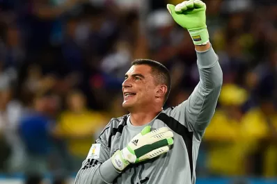 Mondragón se convirtió en el jugador más veterano en jugar un Mundial