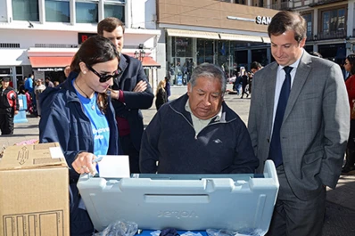 Salta: aprovechan el Mundial para enseñar a usar el voto electrónico