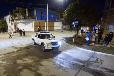Un motorista de la Policía falleció al ser atropellado por un colectivo