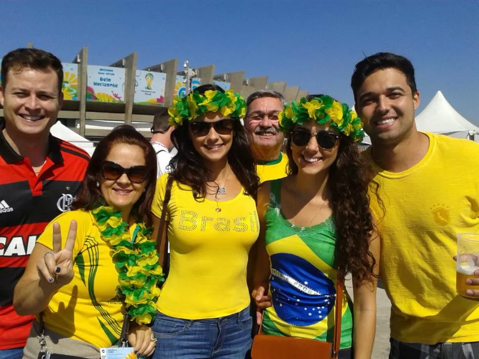 GAROTOS Y GAROTAS. Los brasileños están sumidos en lo que será hoy el primer “mata mata” previo al campeonato. 