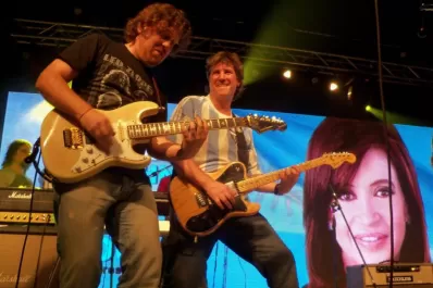 Empresario, DJ, guitarrista, motoquero y político