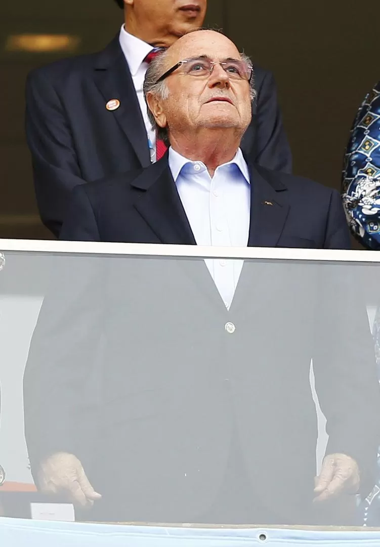 DE TODO. Blatter tocó temas candentes. El presidente de la FIFA justificó la sanción que recibió el uruguayo Luis Suárez. 