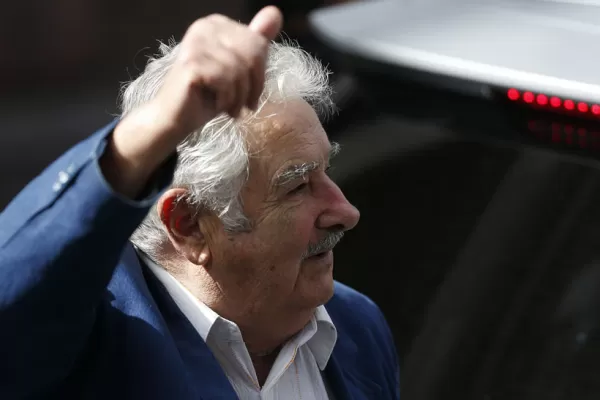 Mujica, contra la FIFA: Son una manga de viejos hijos de puta