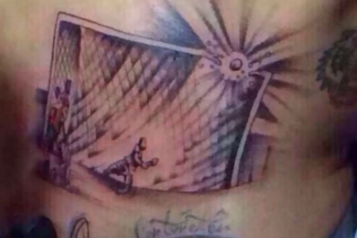 Pinilla se tatuó el tiro en el travesaño que casi elimina a Brasil del Mundial