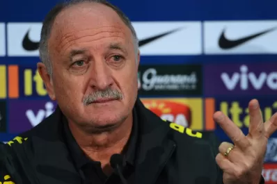 El DT Scolari insinuó que FIFA no quiere ver a Brasil campeón