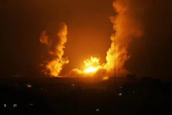 Israel bombardeó la Franja de Gaza luego del hallazgo de tres jóvenes asesinados