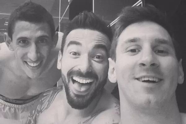 La selfie de Messi, Di María y Lavezzi: Un pasito más