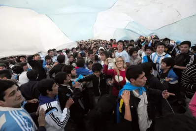 Teñidos de celeste y blanco