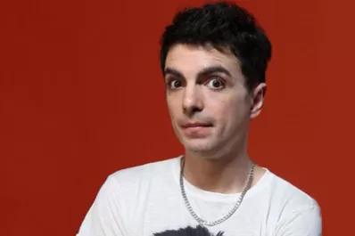 Golpearon y asaltaron a Ale Sergi, el cantante de Miranda