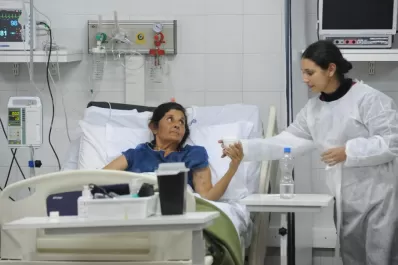 No podía seguir con diálisis y el sábado le injertaron un riñón