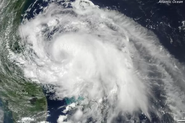 La tormenta Arthur ya es huracán y amenaza las costas de Estados Unidos