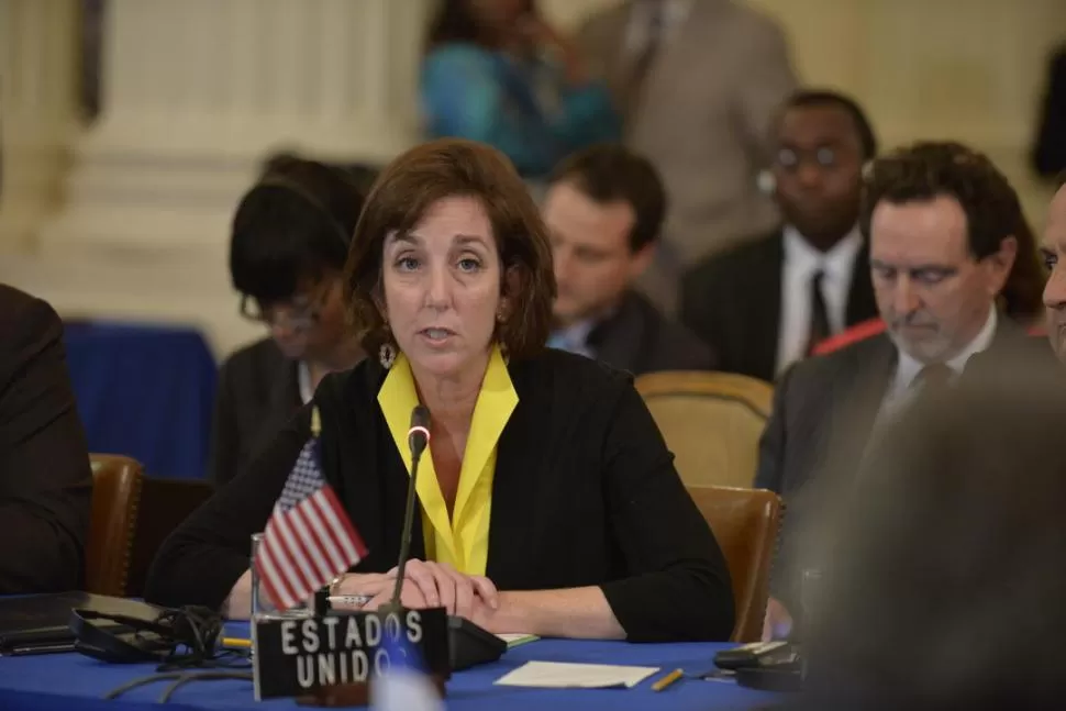 EXPOSICIÓN. Roberta Jacobson aclaró que las decisiones que adopte la Justicia estadounidense son independientes de los asuntos políticos. prensa oea