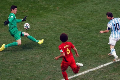 Courtois le clausuró el arco a Messi en el final